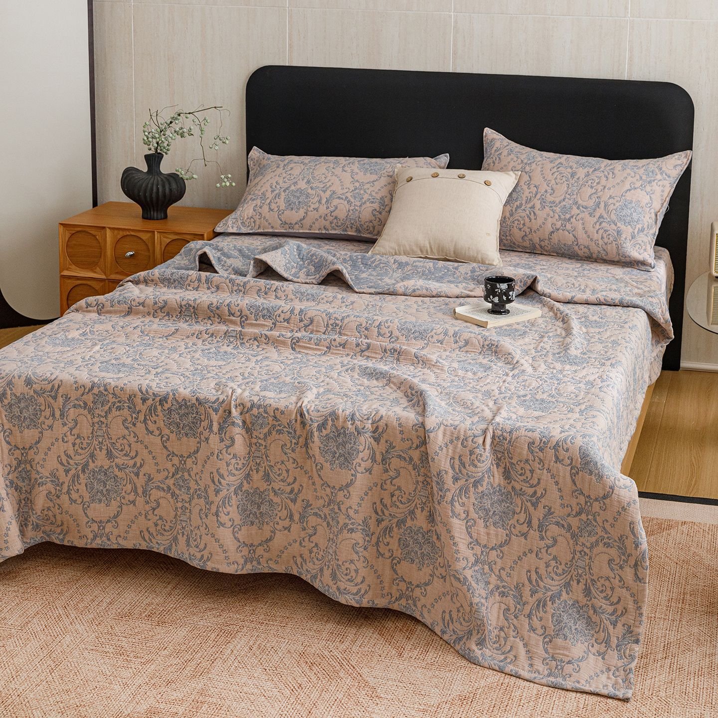 European Popular Jacquard Quilt - Image 4