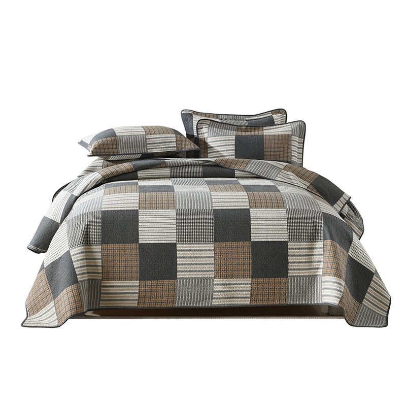 Geometric Printed Patchwork Quilt - Image 2