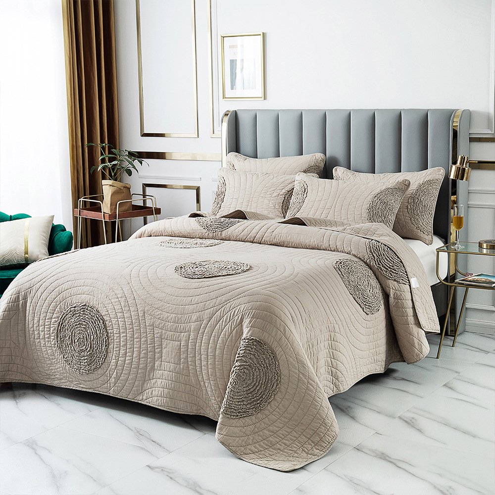 Pure Cotton Embroidery Quilts 3pcs Set Bedspread