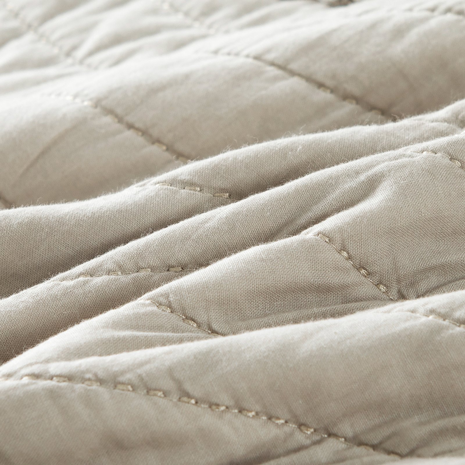 Pure Cotton Embroidery Quilts 3pcs Set Bedspread - Image 3
