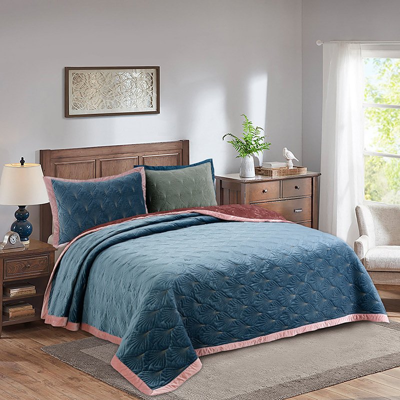 Solid Color Embroidered Quilt Amazon European Dutch Velvet - Image 3